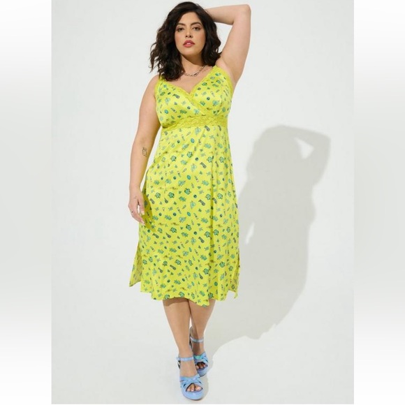 Betsey Johnson Dresses & Skirts - Betsey Johnson Midi Trench Satin Lace Inset Dress